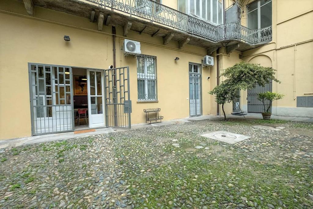 Central Garden Cavour App. Blaz Cir: 00127200625 Torino Esterno foto